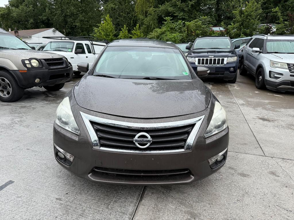 2015 Nissan Altima - $8,500