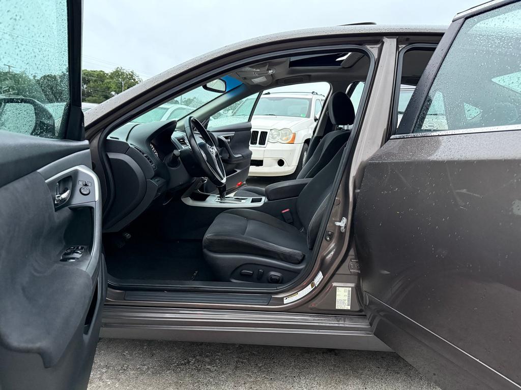 2015 Nissan Altima - $8,500