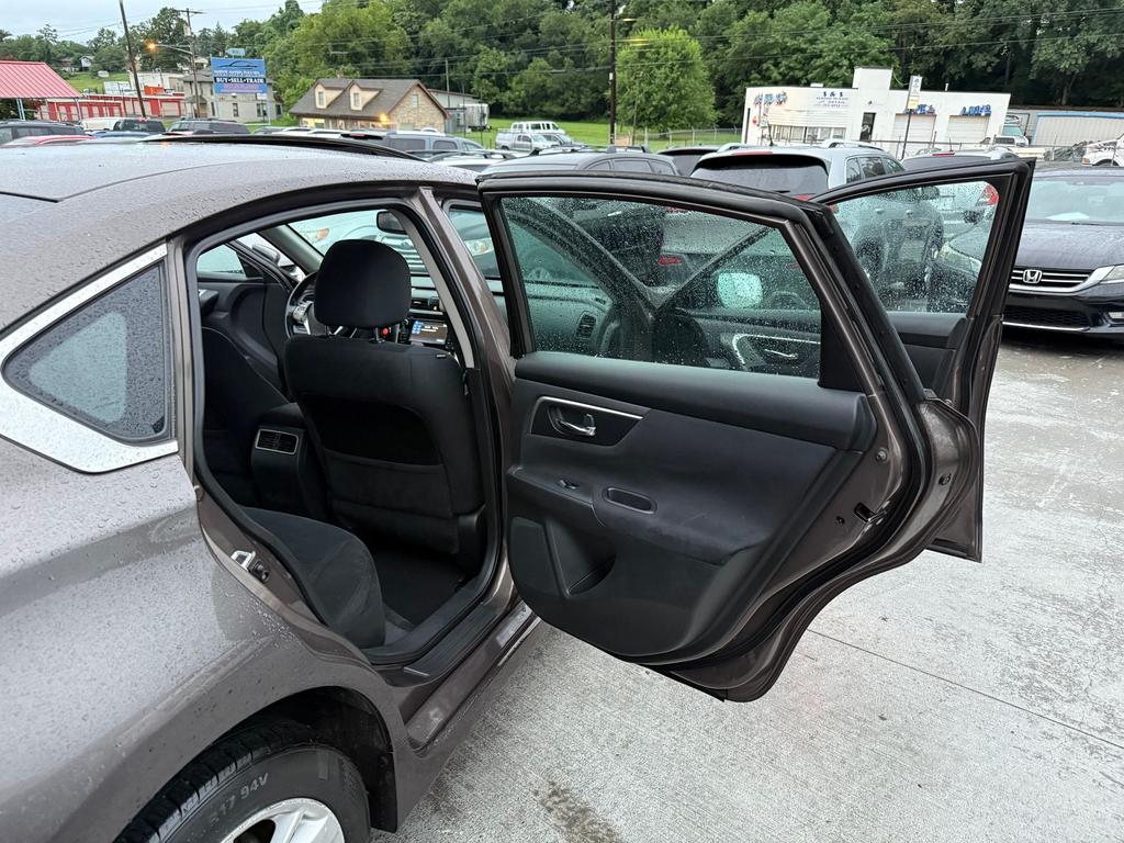 2015 Nissan Altima - $8,500