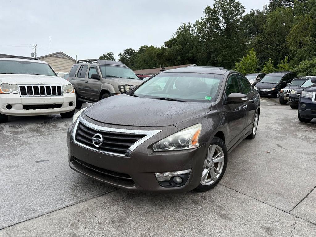 2015 Nissan Altima - $8,500