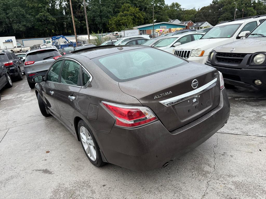 2015 Nissan Altima - $8,500