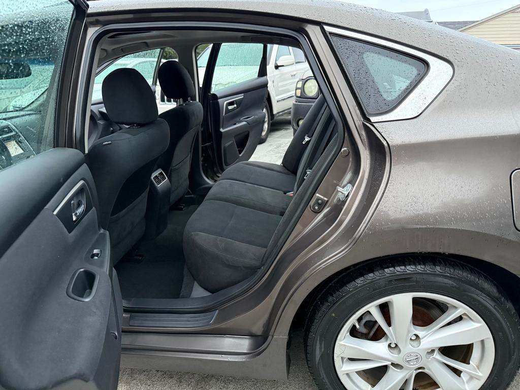 2015 Nissan Altima - $8,500