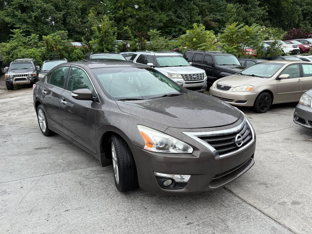 2015 Nissan Altima - $8,500