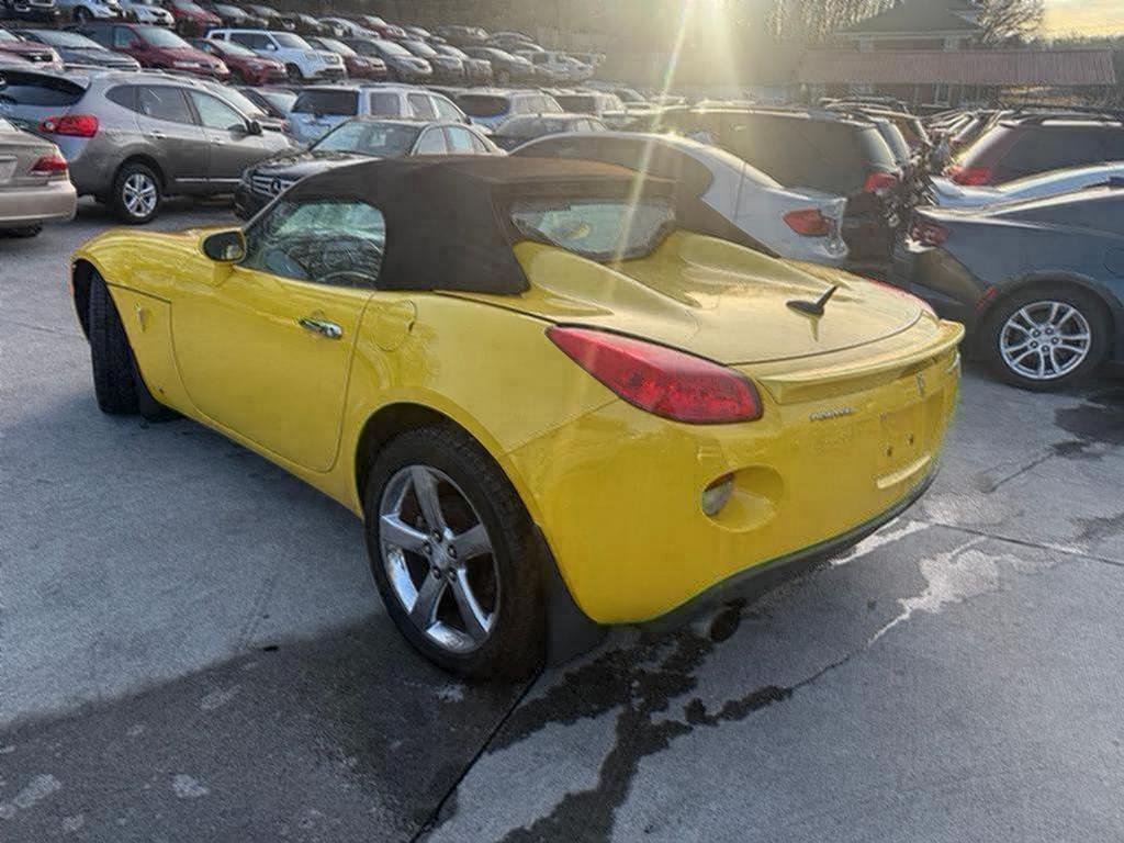 2008 Pontiac Solstice - $5,995