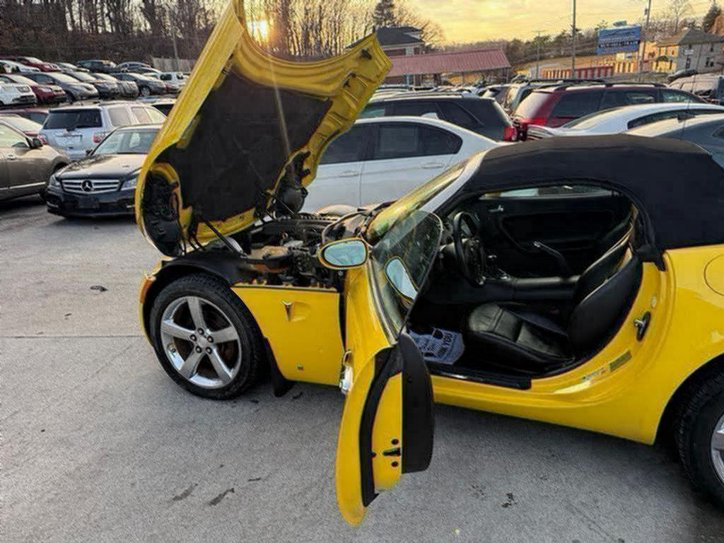 2008 Pontiac Solstice - $5,995