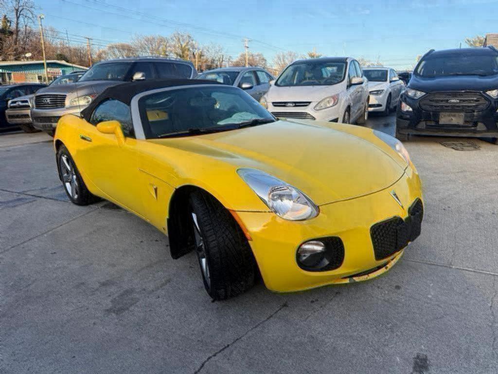 2008 Pontiac Solstice - $5,995