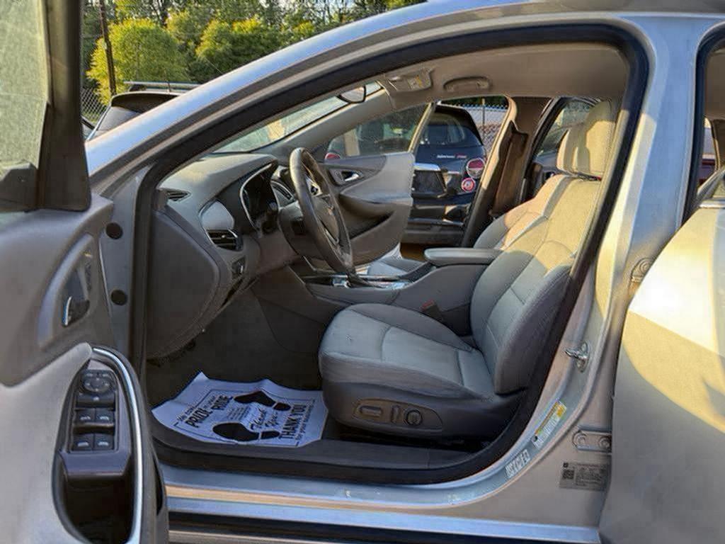 2018 Chevrolet Malibu - $6,900