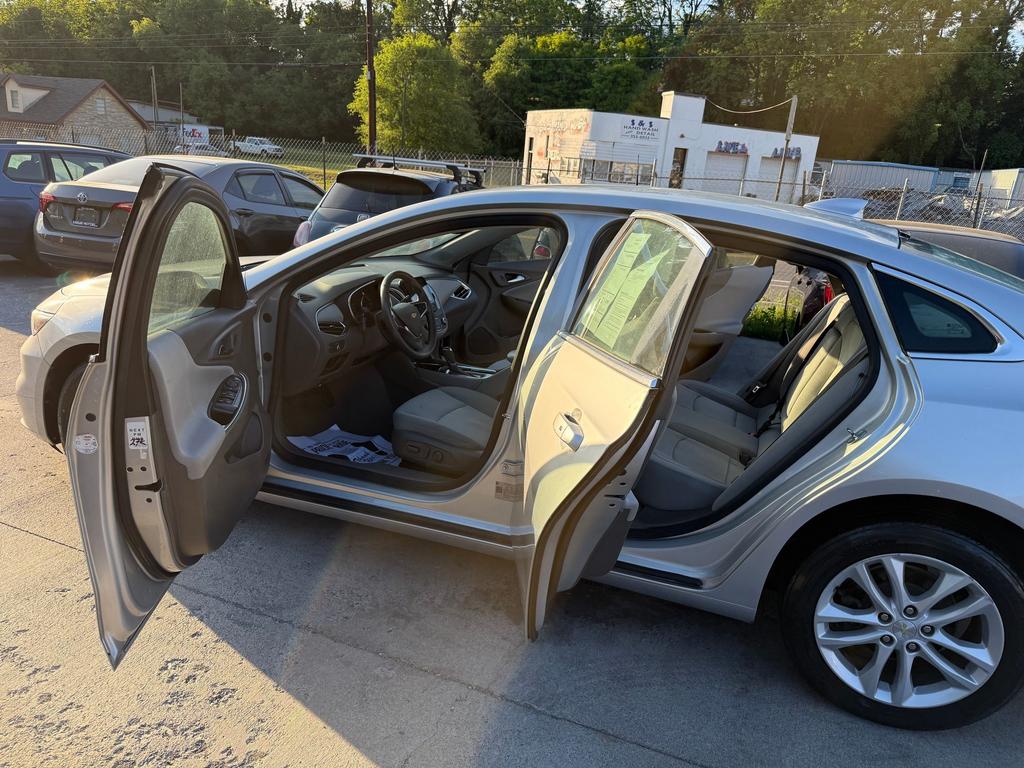 2018 Chevrolet Malibu - $6,900