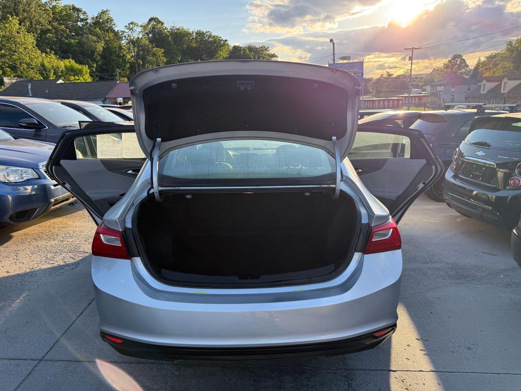 2018 Chevrolet Malibu - $6,900
