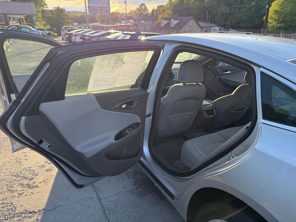 2018 Chevrolet Malibu - $6,900