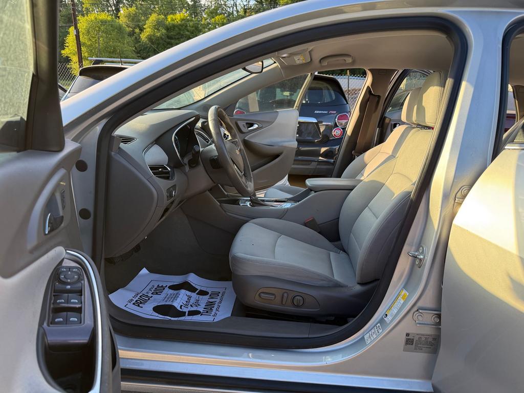 2018 Chevrolet Malibu - $6,900
