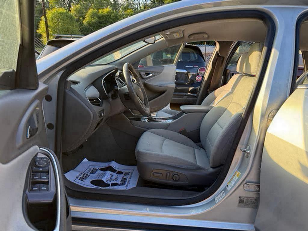 2018 Chevrolet Malibu - $6,900