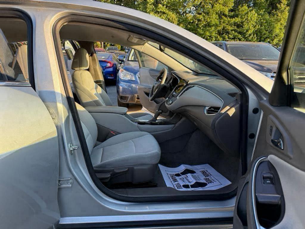 2018 Chevrolet Malibu - $6,900