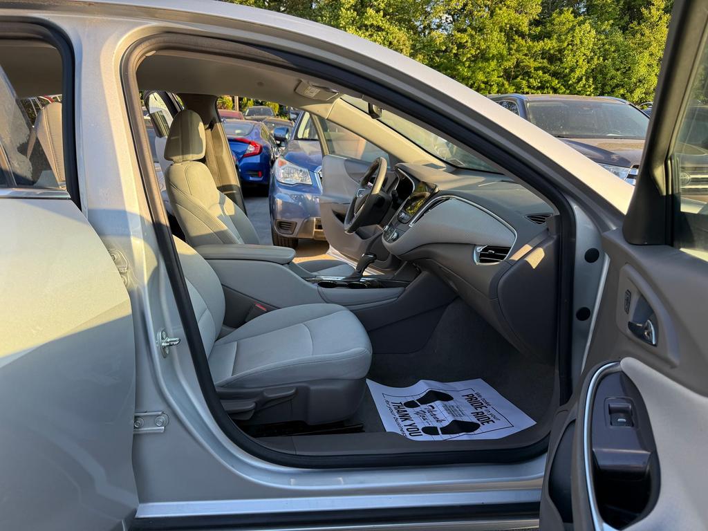 2018 Chevrolet Malibu - $6,900