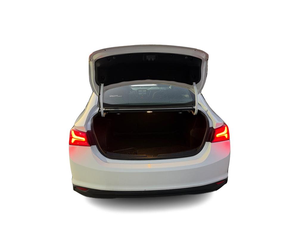 2022 Chevrolet Malibu - $16,500