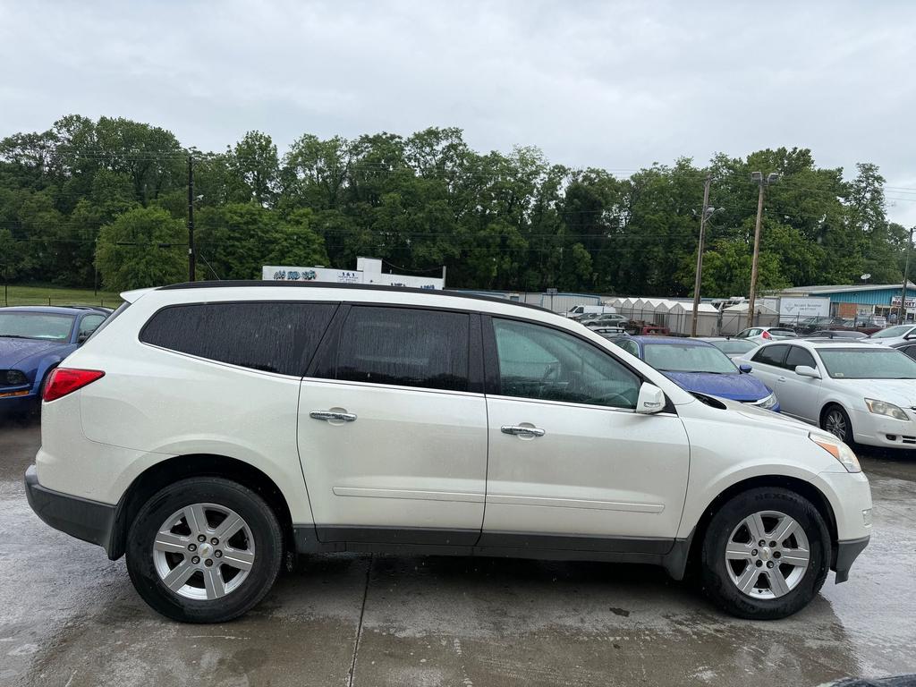 2012 Chevrolet Traverse - $4,995