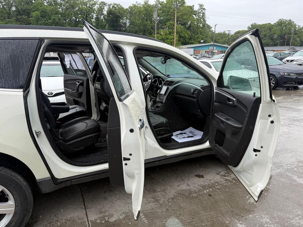 2012 Chevrolet Traverse - $4,995