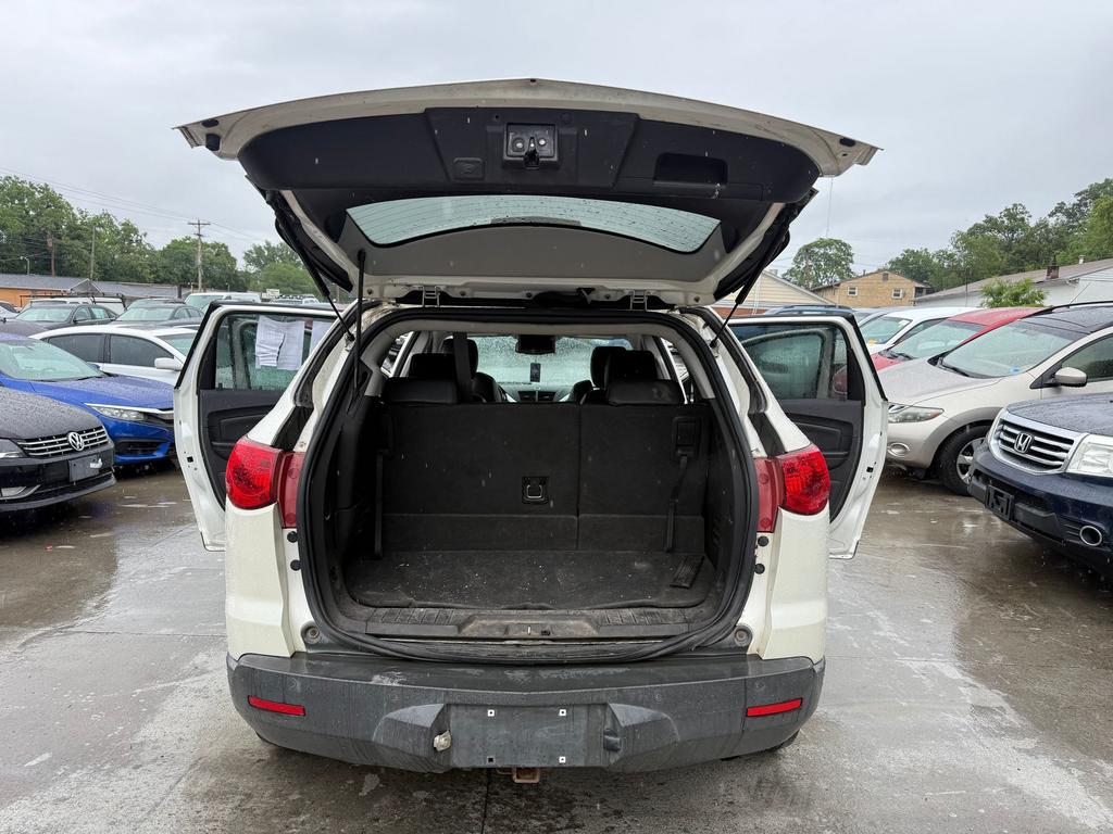 2012 Chevrolet Traverse - $4,995