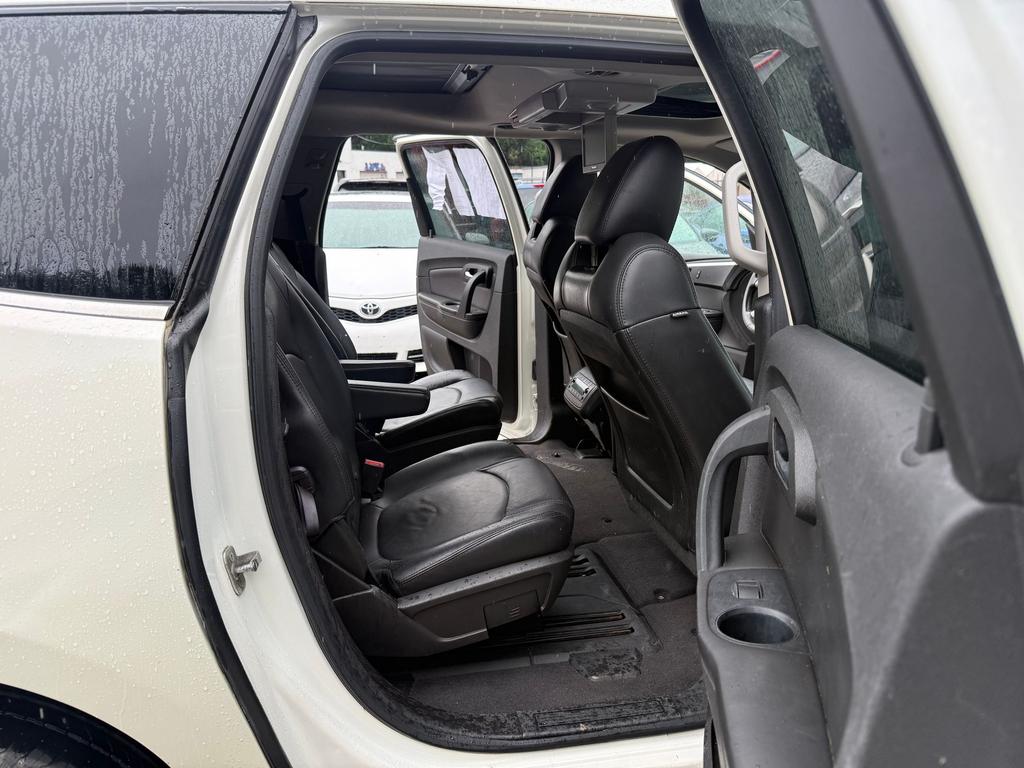 2012 Chevrolet Traverse - $4,995