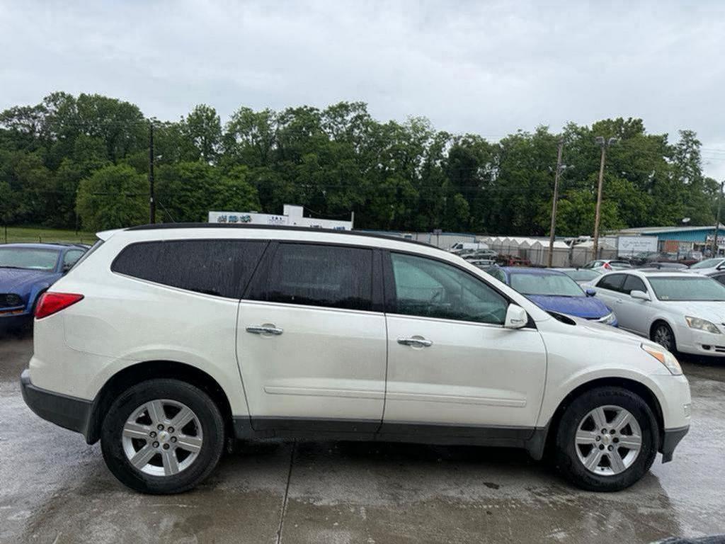 2012 Chevrolet Traverse - $4,995