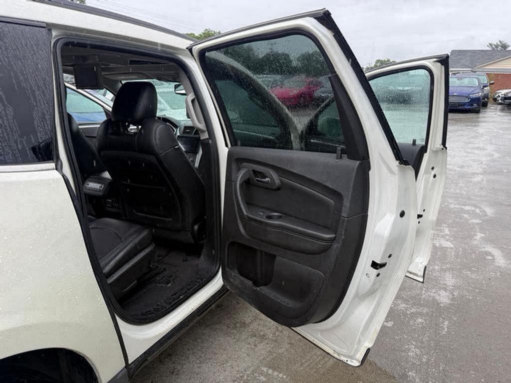 2012 Chevrolet Traverse - $4,995