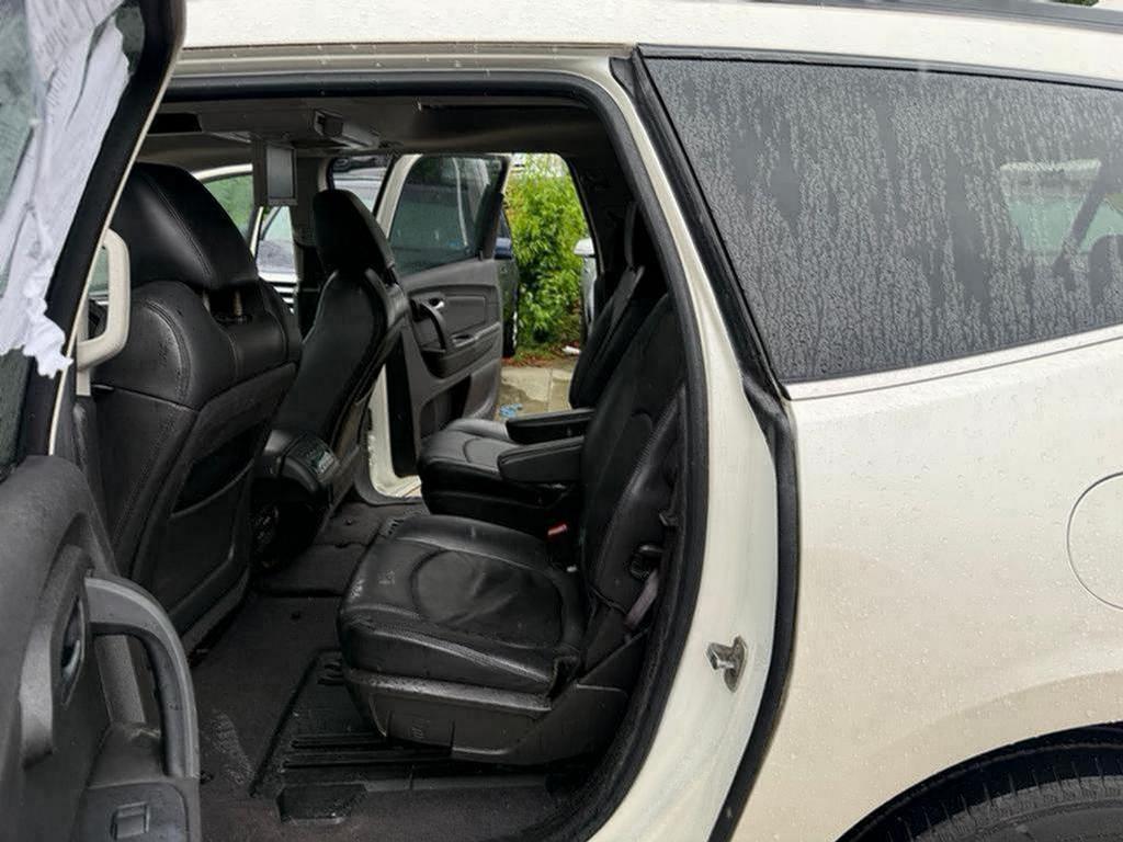 2012 Chevrolet Traverse - $4,995