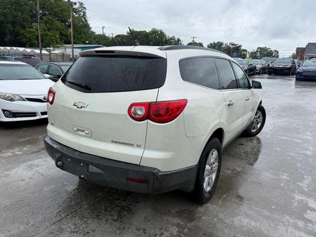 2012 Chevrolet Traverse - $4,995
