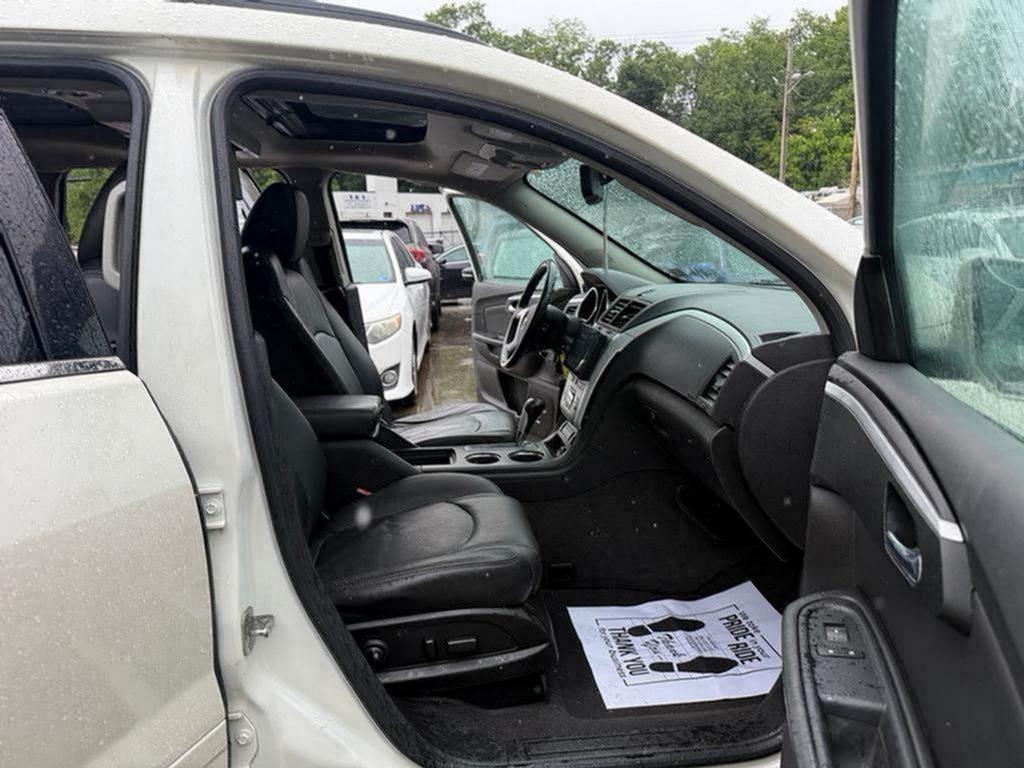 2012 Chevrolet Traverse - $4,995