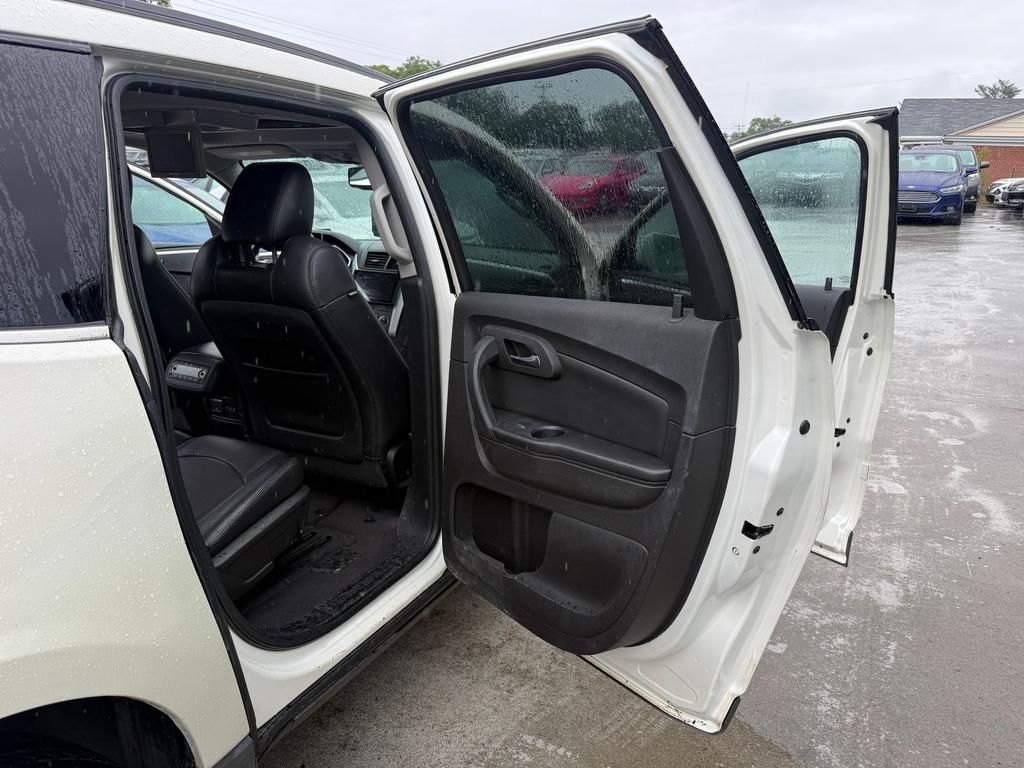 2012 Chevrolet Traverse - $4,995