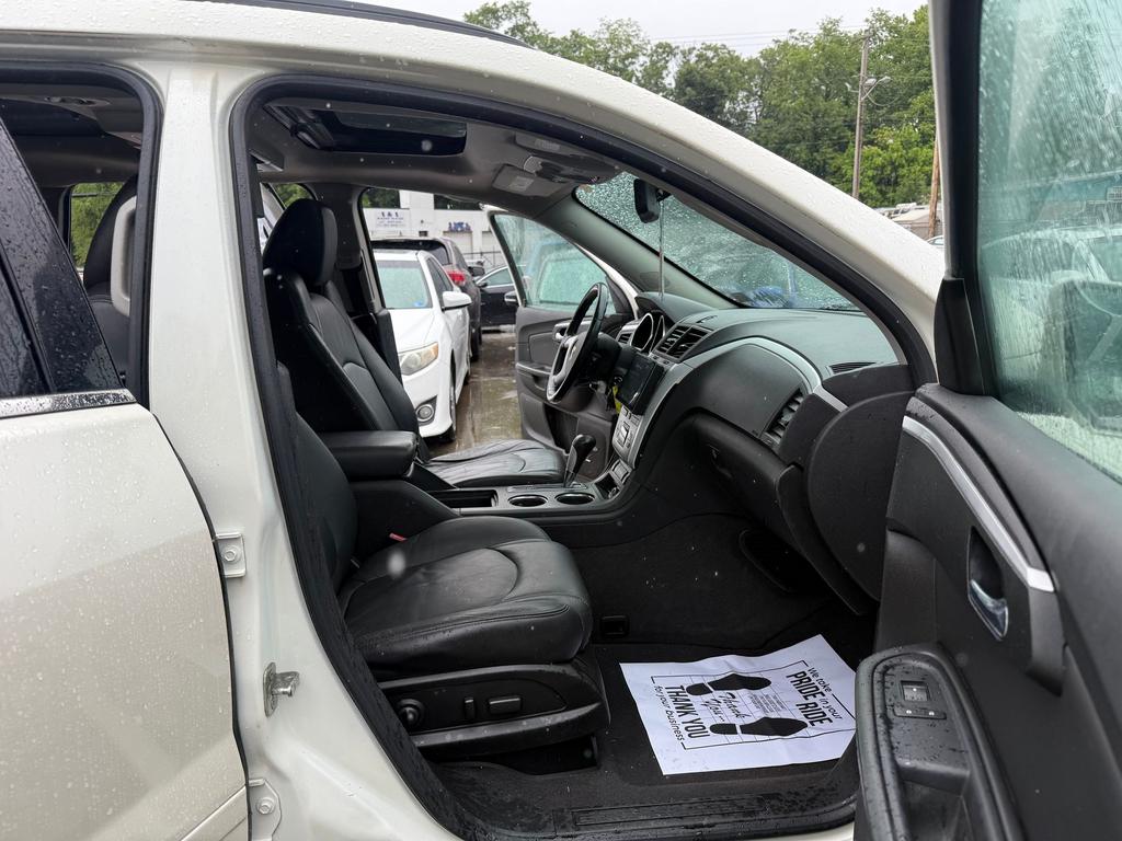 2012 Chevrolet Traverse - $4,995