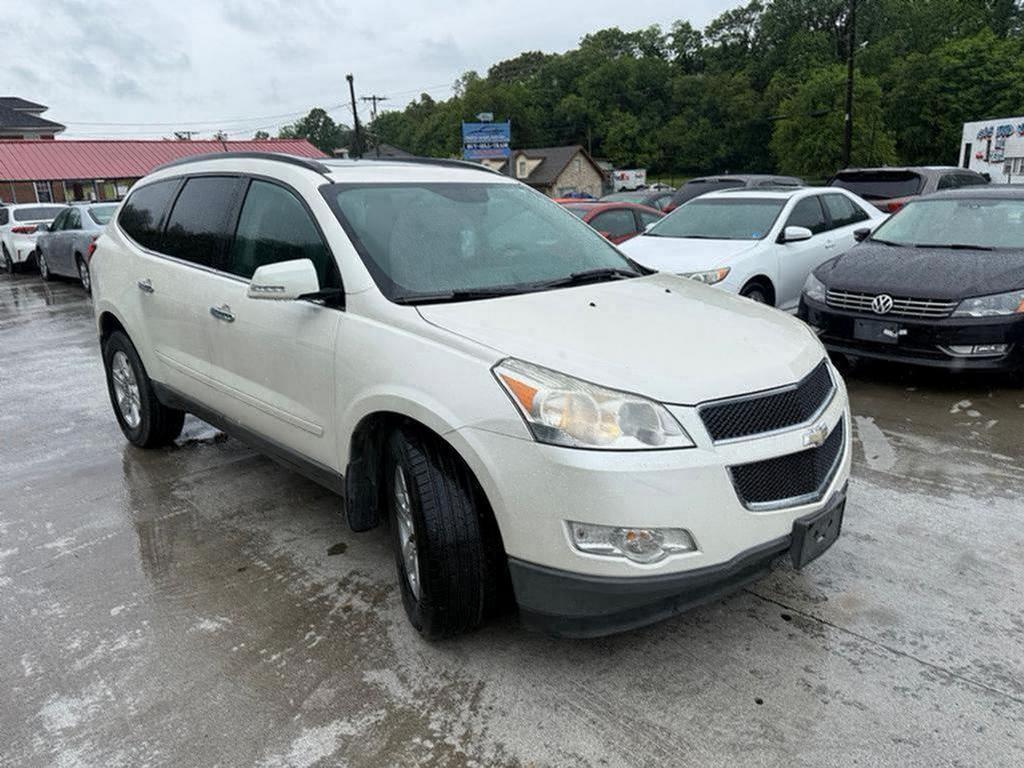 2012 Chevrolet Traverse - $4,995