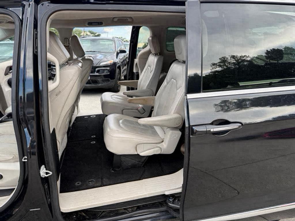 2018 Chrysler Pacifica - $9,500