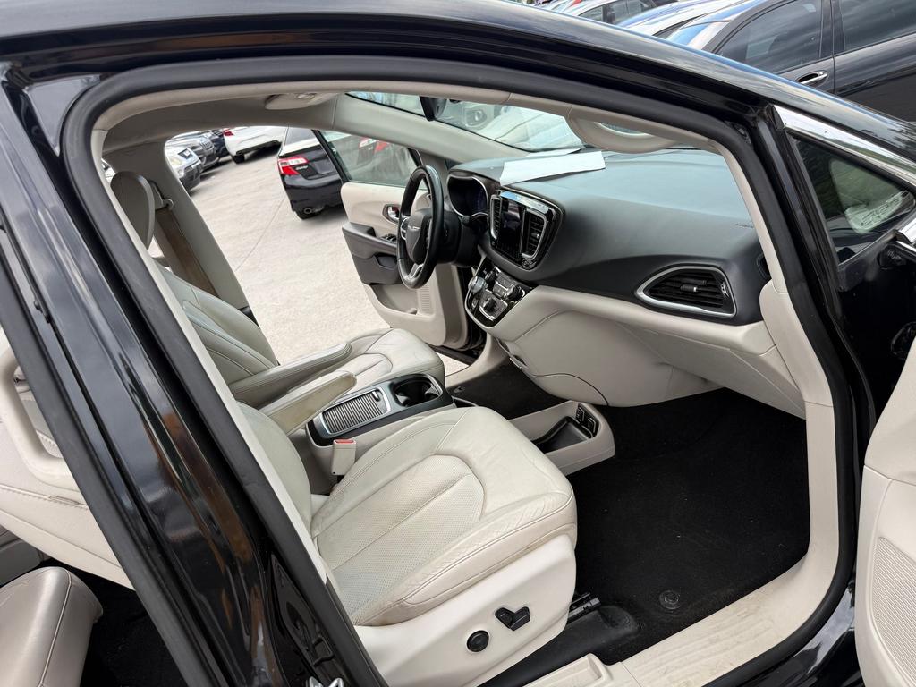 2018 Chrysler Pacifica - $9,500