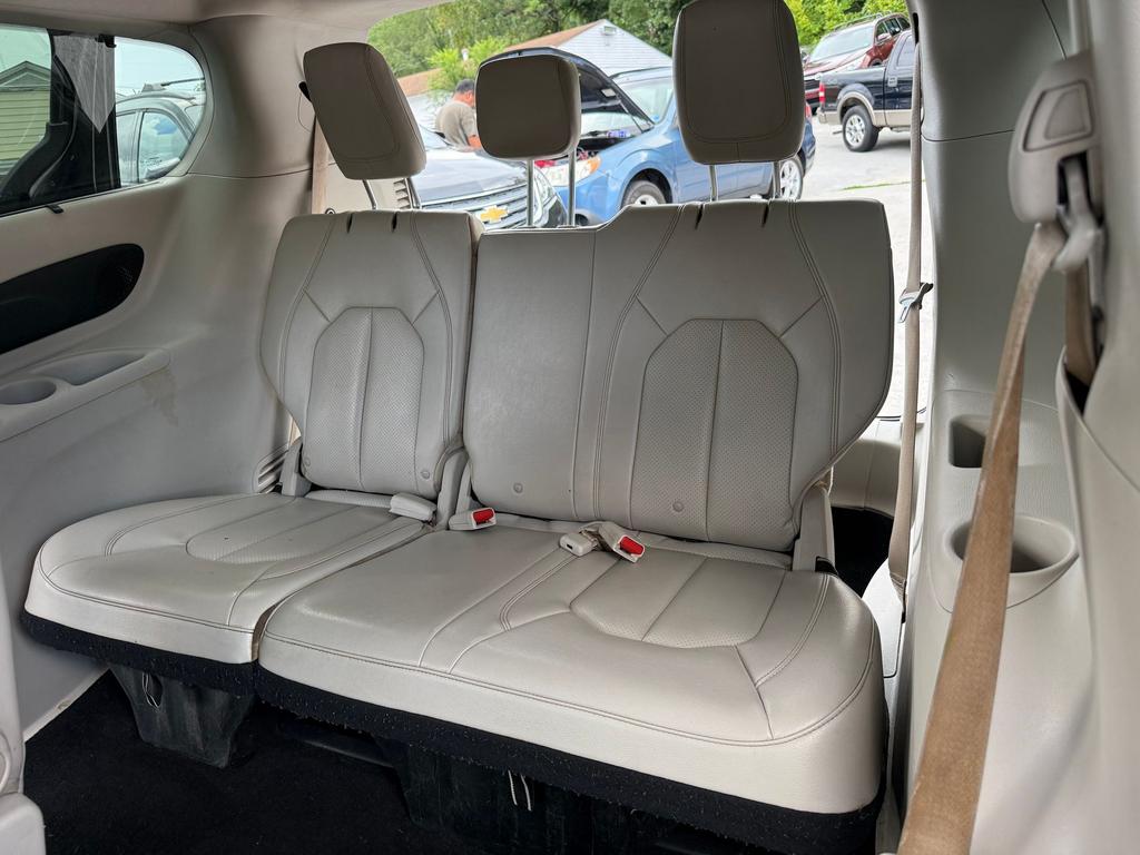 2018 Chrysler Pacifica - $9,500