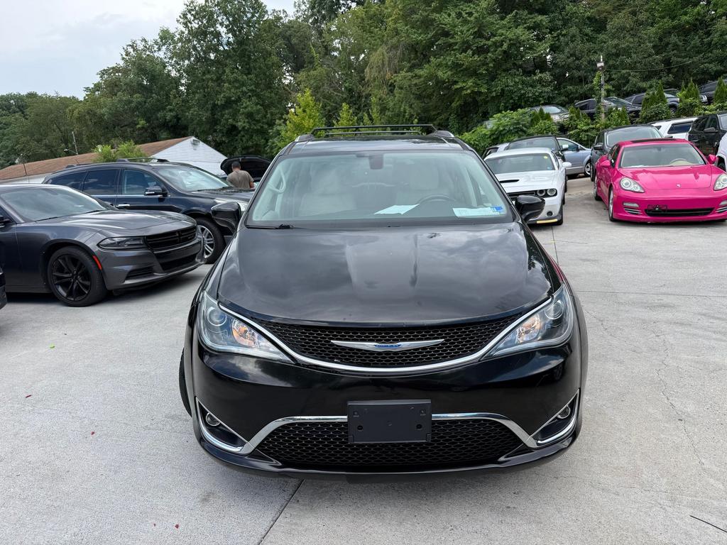 2018 Chrysler Pacifica - $9,500