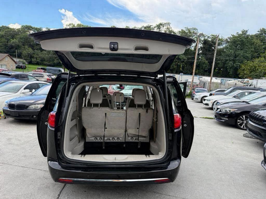 2018 Chrysler Pacifica - $9,500
