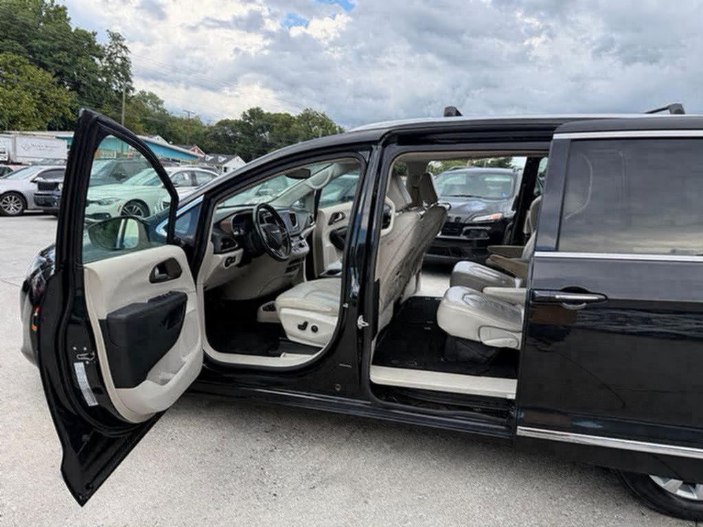 2018 Chrysler Pacifica - $9,500