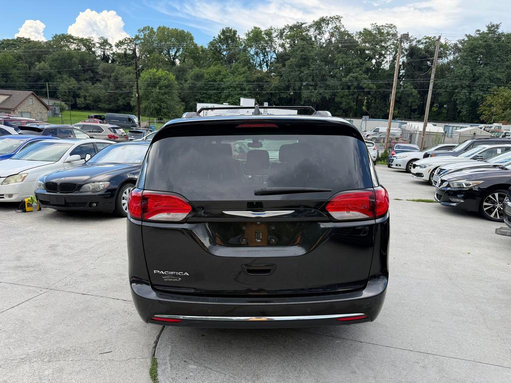 2018 Chrysler Pacifica - $9,500