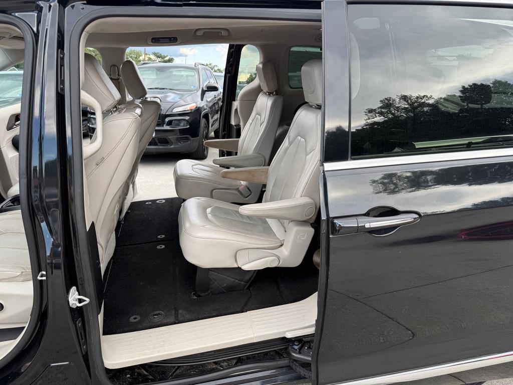 2018 Chrysler Pacifica - $9,500