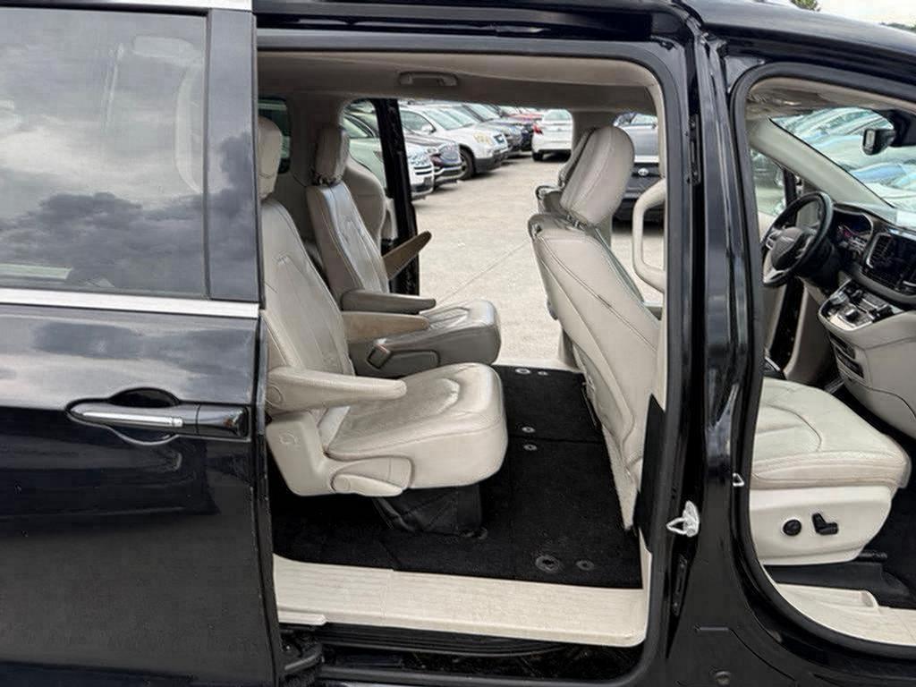 2018 Chrysler Pacifica - $9,500