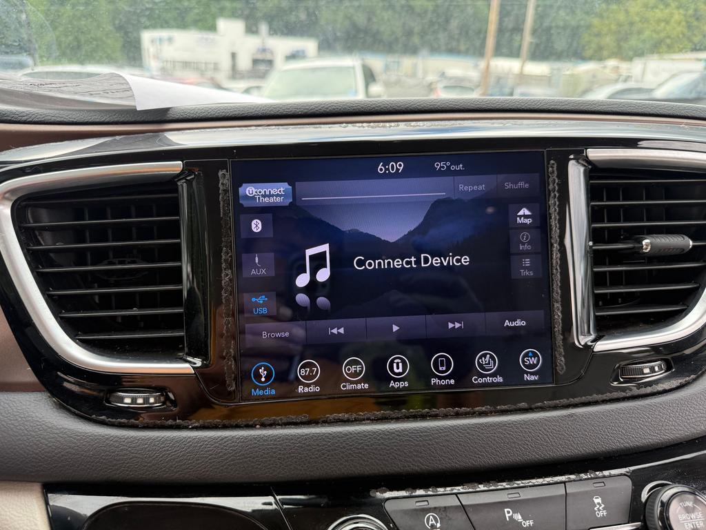 2018 Chrysler Pacifica - $9,500