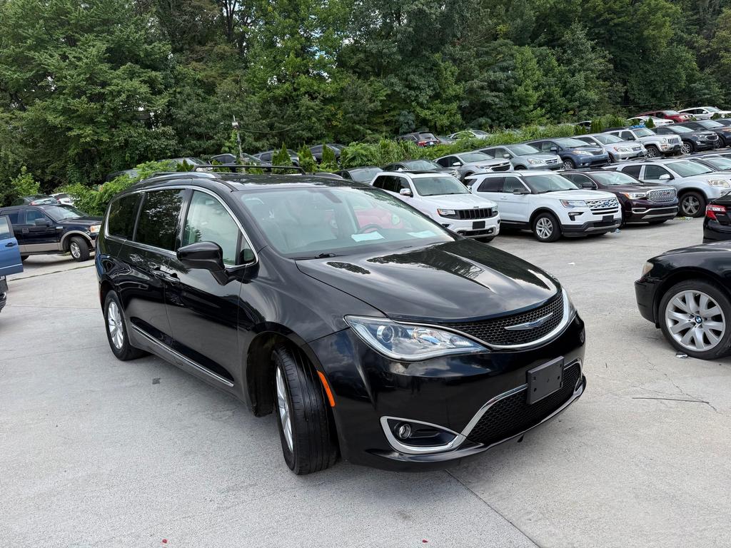 2018 Chrysler Pacifica - $9,500