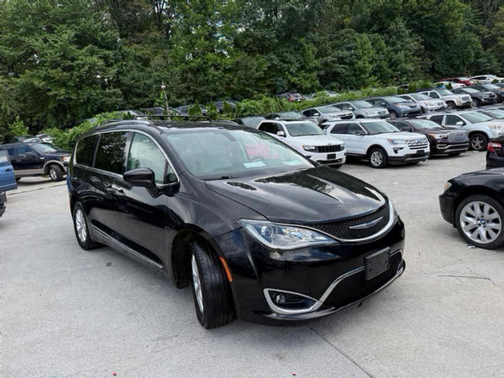 2018 Chrysler Pacifica - $9,500