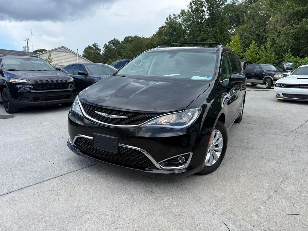 2018 Chrysler Pacifica - $9,500