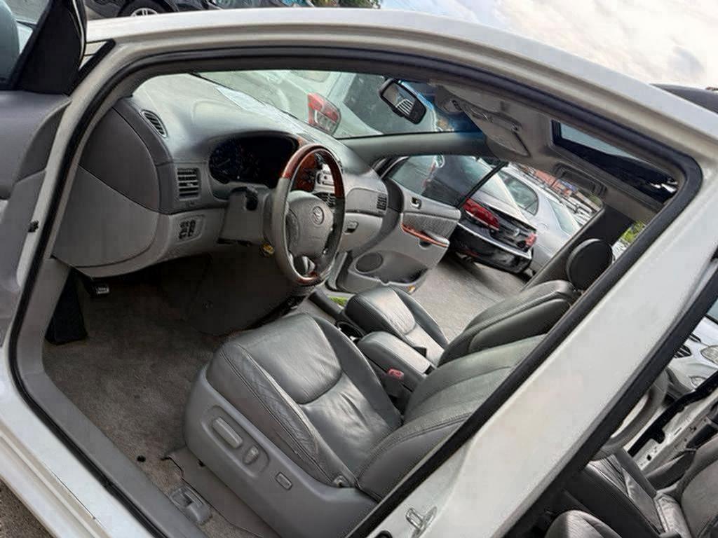 2008 Toyota Sienna - $6,500