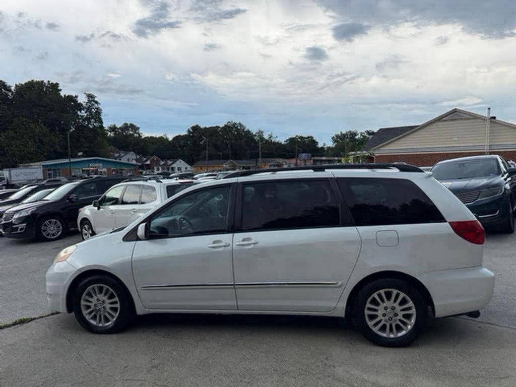 2008 Toyota Sienna - $6,500