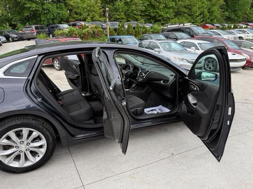 2023 Chevrolet Malibu - $18,500