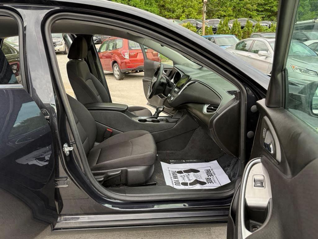 2023 Chevrolet Malibu - $18,500