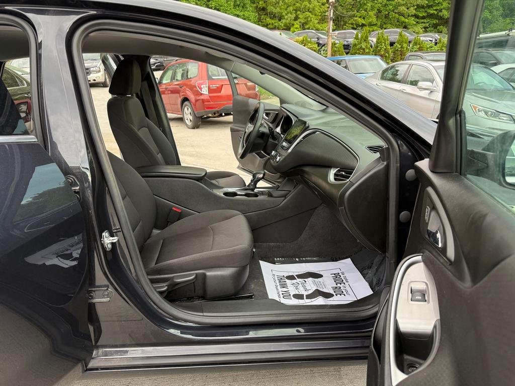 2023 Chevrolet Malibu - $18,500