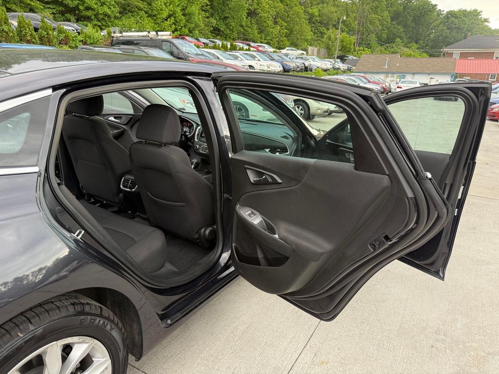 2023 Chevrolet Malibu - $18,500